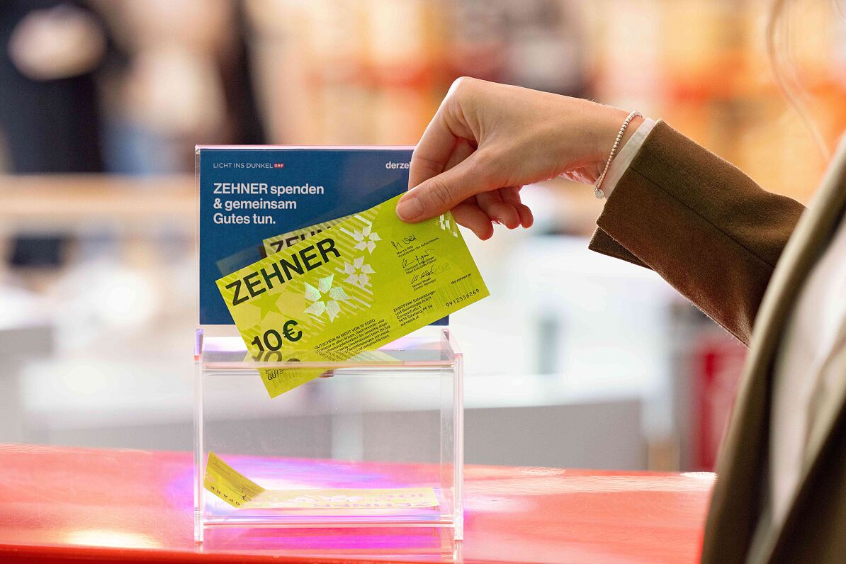 ZEHNER spenden für LICHT INS DUNKEL